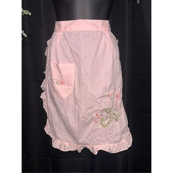 VINTAGE EMBROIDERED Hand Made Vintage (1960s?) Pink Floral embroidered Apron, ha - Picture 1 of 8